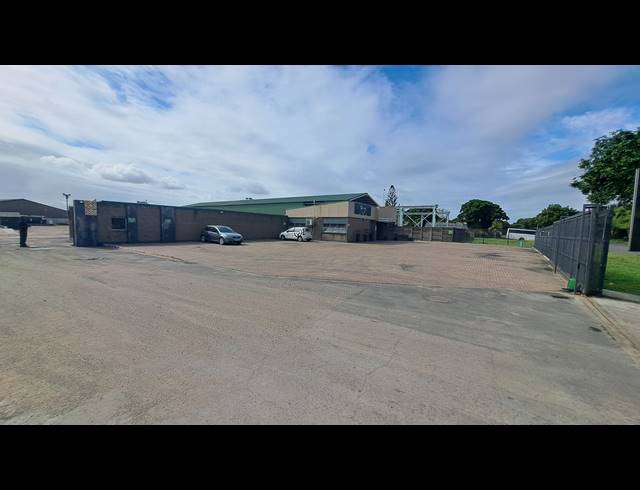 1,511M² WAREHOUSE TO LET IN ALTON